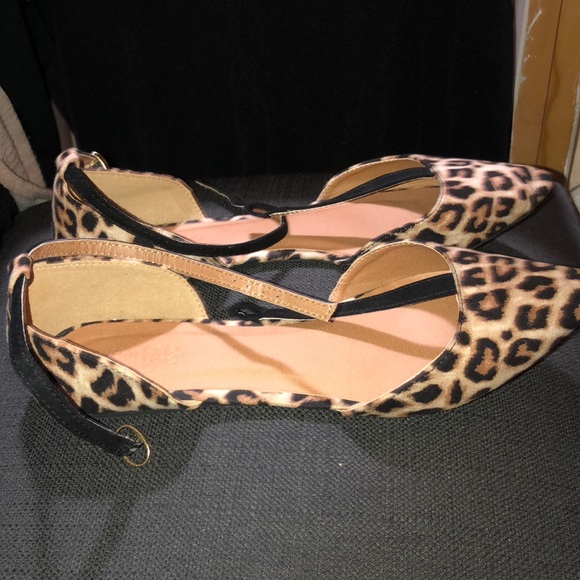 Size 9, Charlotte Russe leopard Flats - Picture 2 of 4